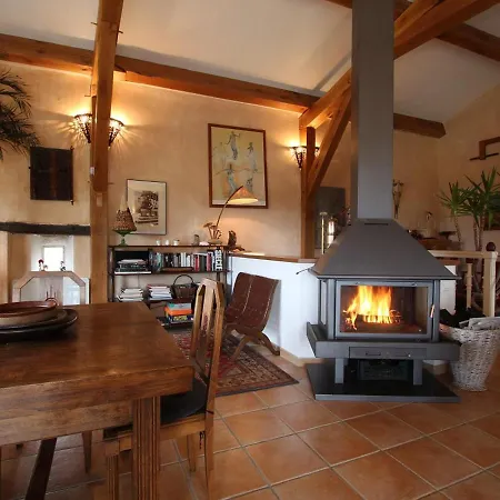 Casa de Férias Familial Avec Terrasse Panoramique Et Cheminee, Ideal Pour Randonnees Pres De - Fr-1-582-355 Retournac