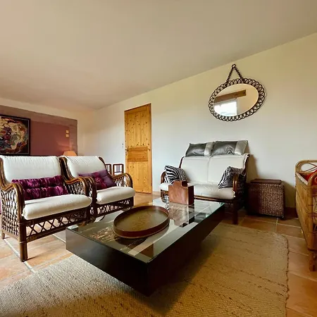 Familial Avec Terrasse Panoramique Et Cheminee, Ideal Pour Randonnees Pres De - Fr-1-582-355 * Retournac