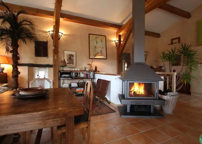 Дом отдыха Familial Avec Terrasse Panoramique Et Cheminee, Ideal Pour Randonnees Pres De - Fr-1-582-355 Retournac