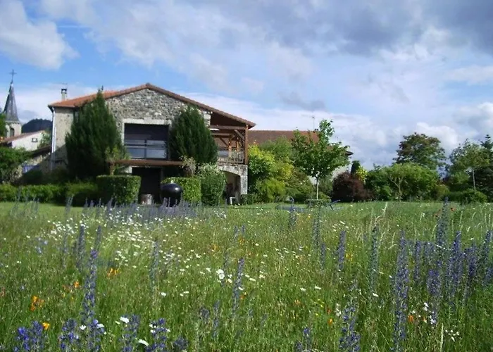 Familial Avec Terrasse Panoramique Et Cheminee, Ideal Pour Randonnees Pres De - Fr-1-582-355 Retournac